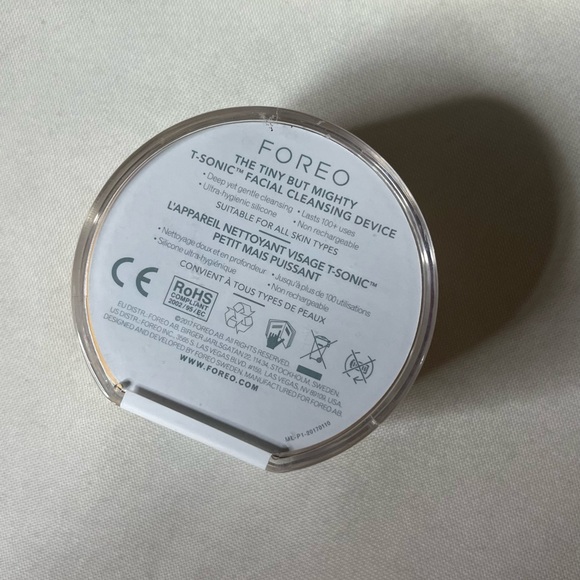 FOREO LUNA Play Mini Facial Cleanser - Picture 3 of 3